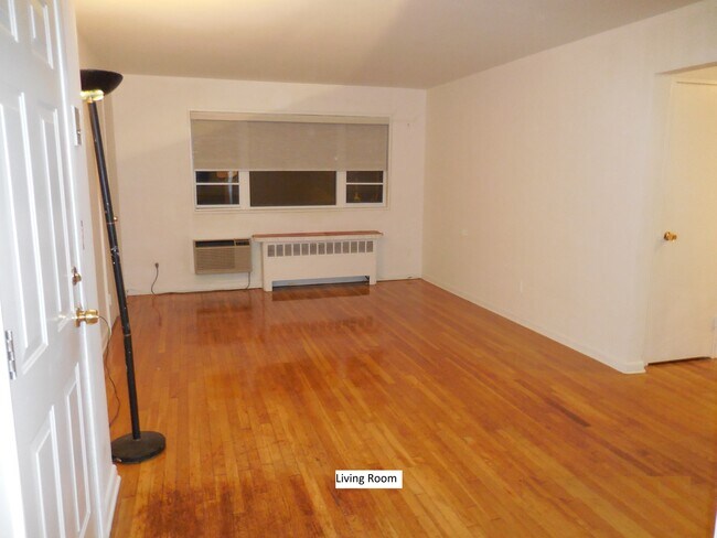 Sala de estar - 2350 5th St