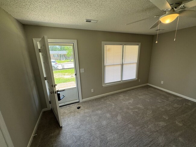 Building Photo - Complete renovation - like new constructio...