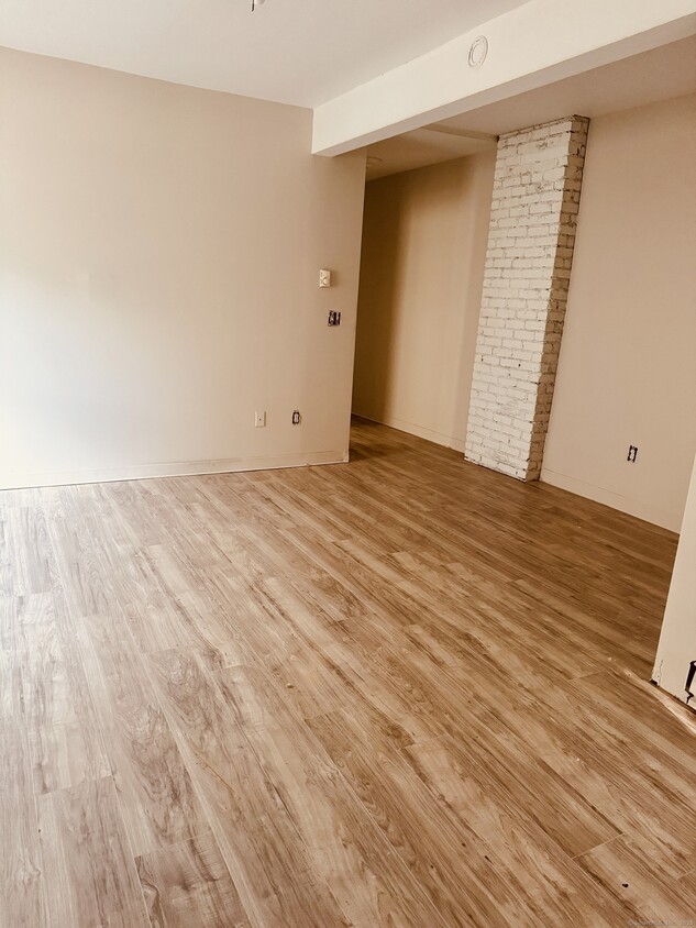 Building Photo - 50 Hunters Ave