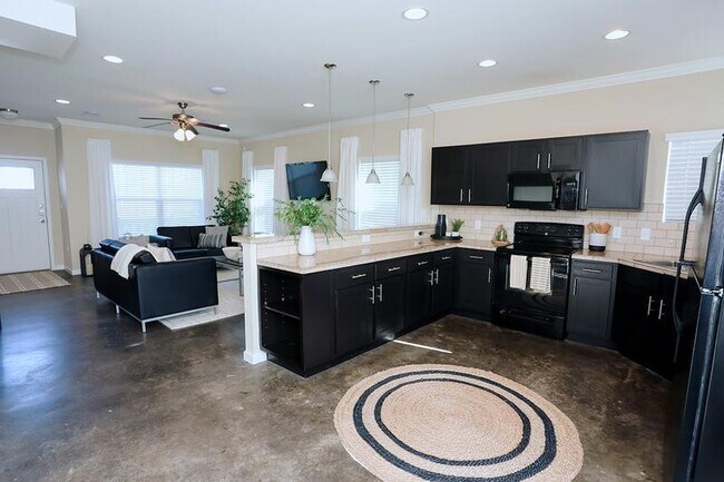 Building Photo - 3560 Aspen Heights Pky