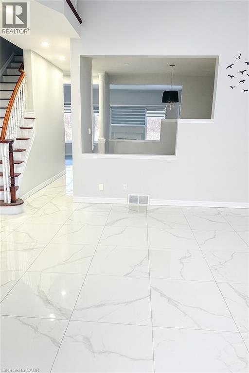 Photo du bâtiment - 235 Pineland Ct