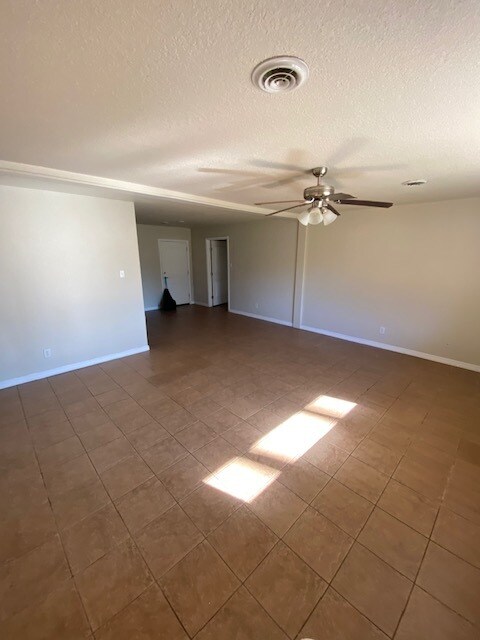 Living/dining - 718 Fifth St