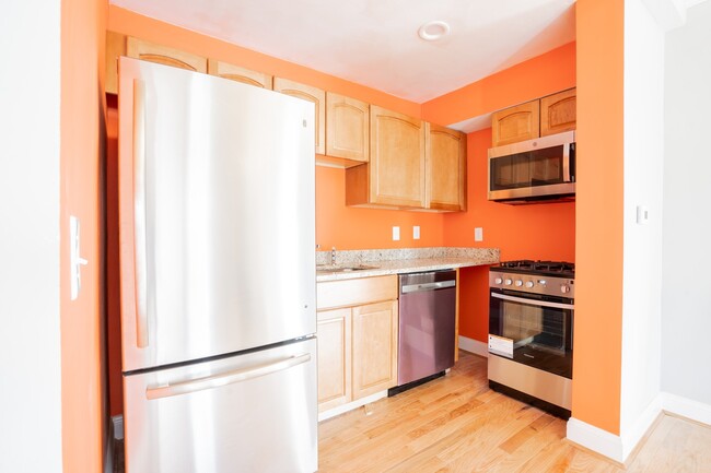 Building Photo - 1914 Eastern Avenue, Unit APT 2