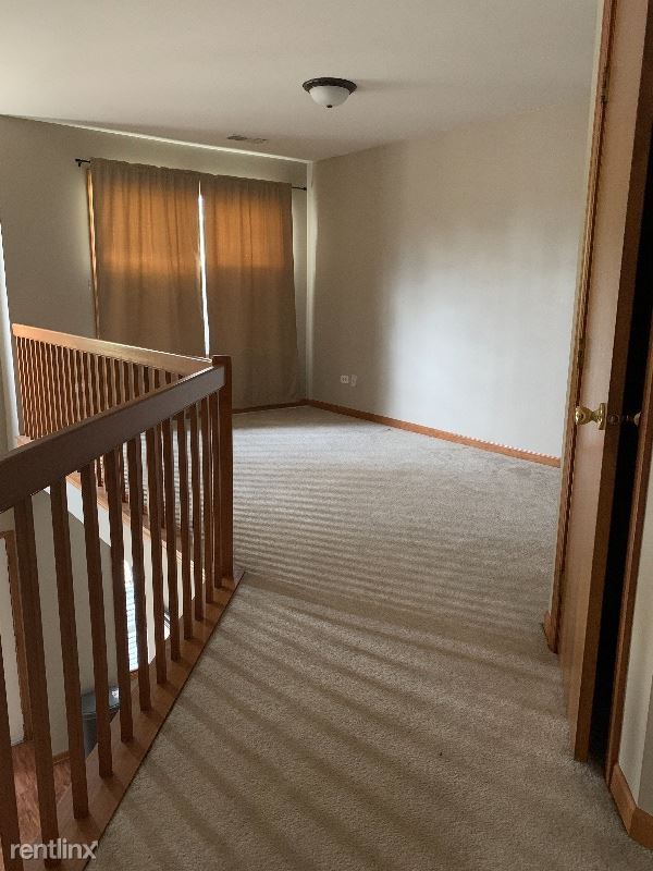 Building Photo - 1 br, 1.5 bath Townhome - 746 Big Timber DR