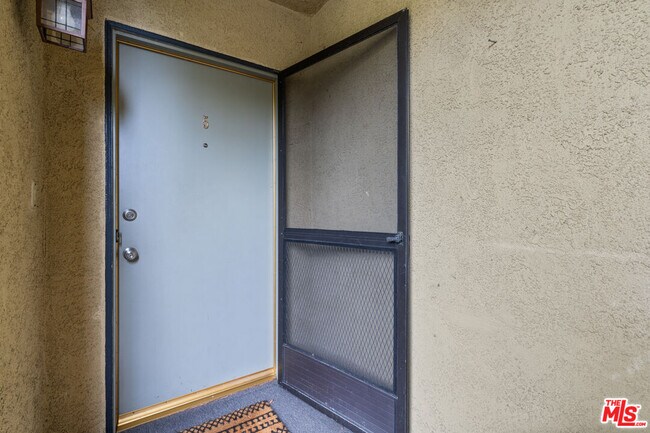 Foto del edificio - 8630 Falmouth Ave