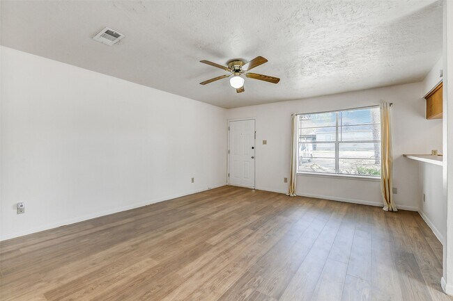 Foto del edificio - 217 Lazy Ln