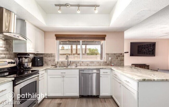 Foto del edificio - 4 br, 2 bath House - 4333 Ruth Avenue UNIT