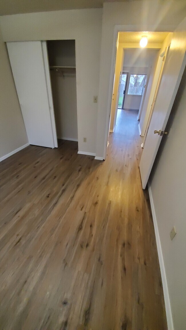 Building Photo - 119 170th St E