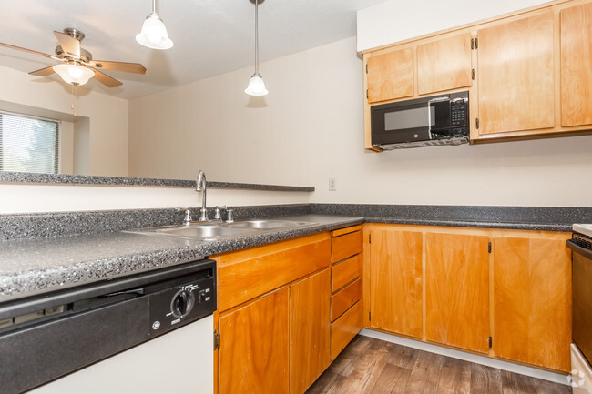 1BR,1BA-Santa Lucia - SOMERSETT HILLS