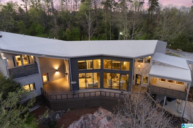 Building Photo - 412 Vesclub Pl
