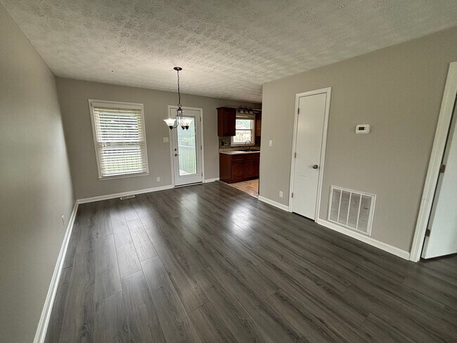 Foto del edificio - 1055 Tolliver Way