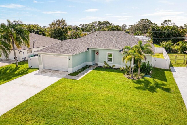 Building Photo - 1150 SE Sabina Ln
