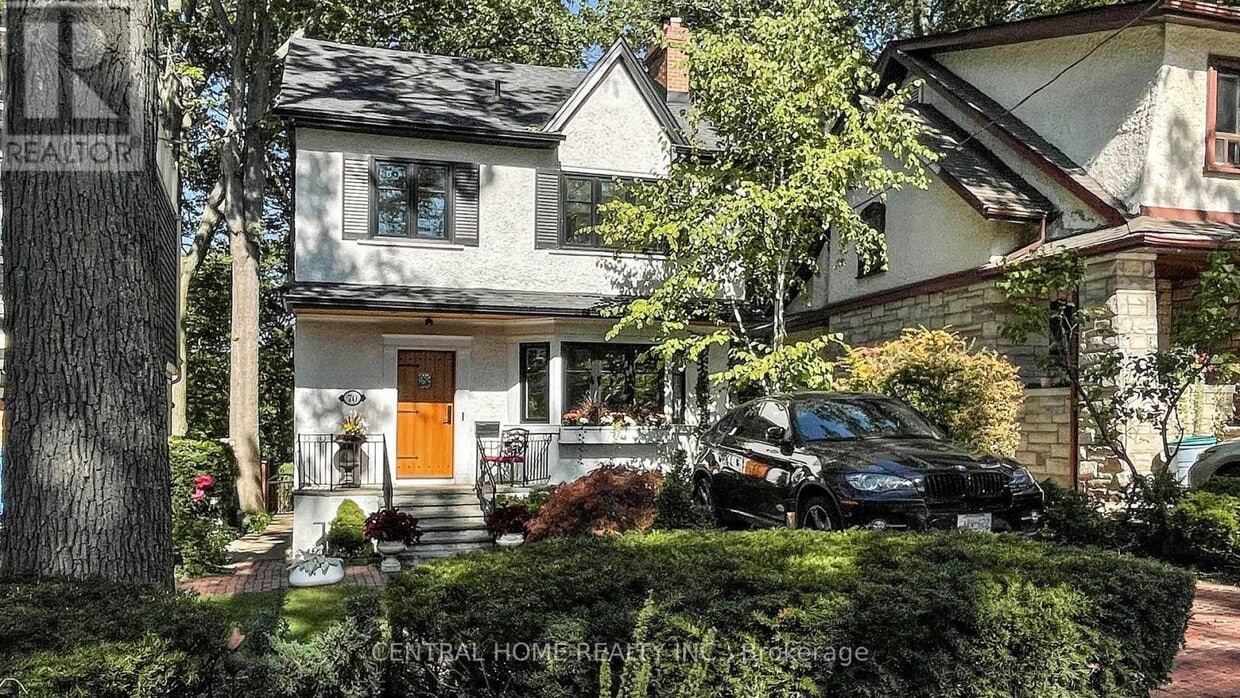 Primary Photo - 70 Pine Crescent