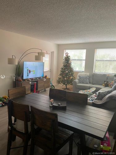 Foto del edificio - 8180 Geneva Ct