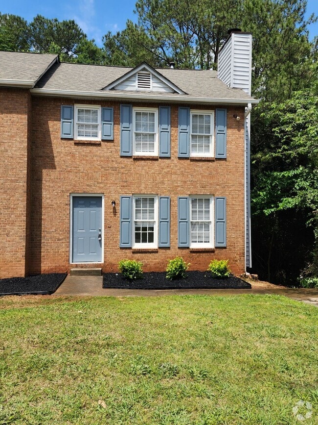 Building Photo - 815 Indian Lake Dr NW