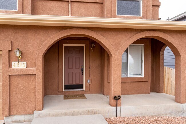 Foto del edificio - 4815 Tory Ridge Dr