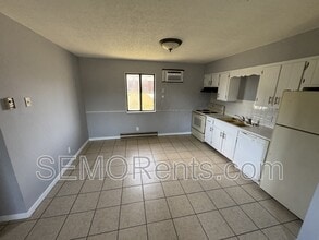 Building Photo - 315 East Ln