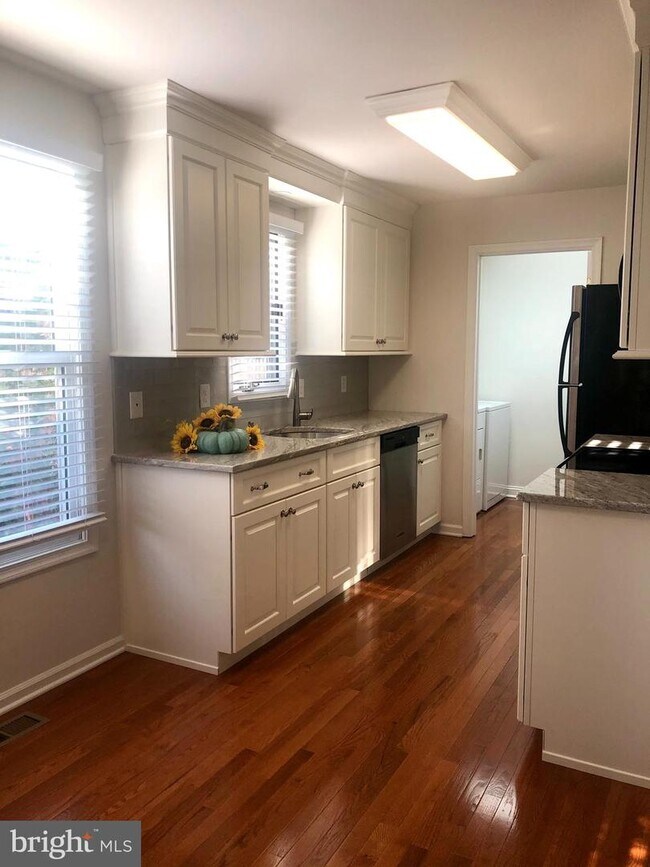 Foto del edificio - 109 Hawthorne Ave