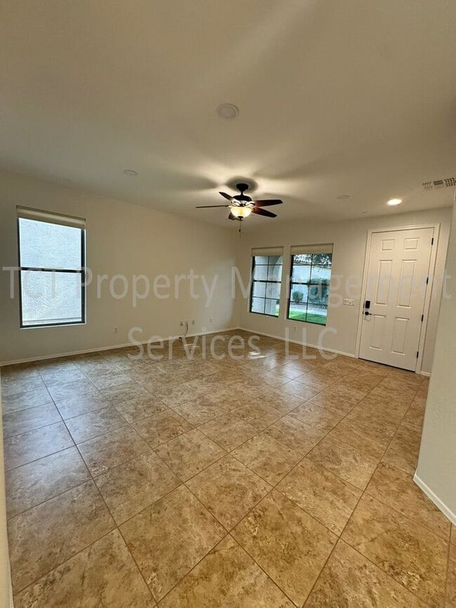 Building Photo - Beautifully Updated Bungalow in Power Ranch