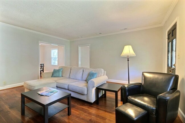 Foto del edificio - Large 2BR/1BA Ardsley Park House For Rent