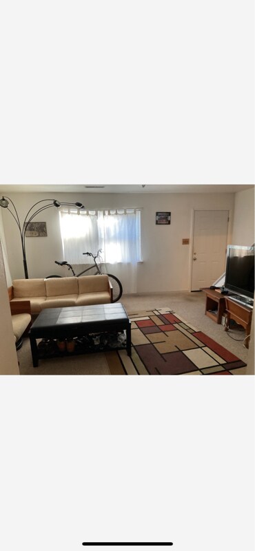 Foto del edificio - 48 Eaves Mill Rd