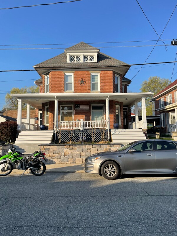 Foto principal - 25 W 4th St