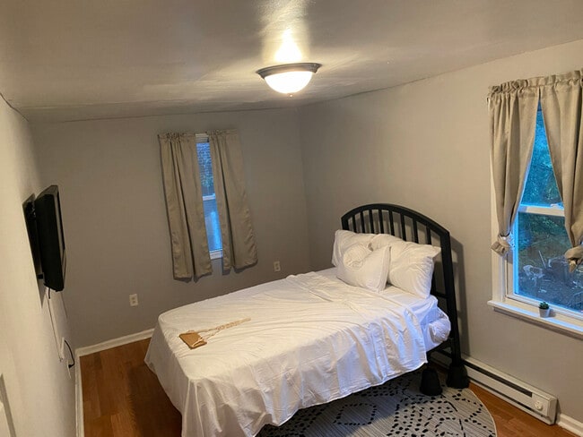 Building Photo - 130 Bartram Ave