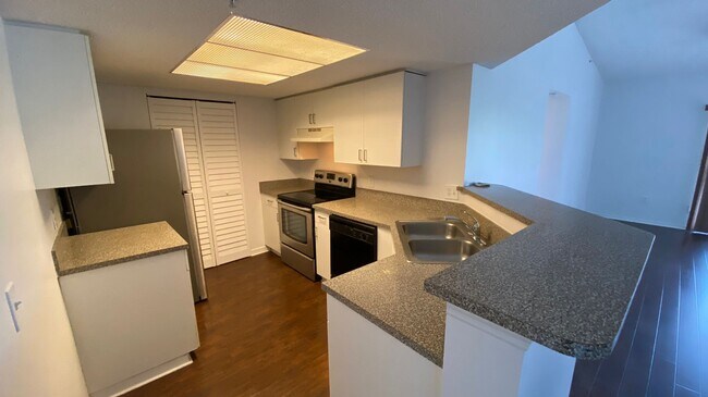Foto del edificio - 5025 Wiles Rd