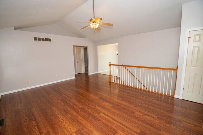 Foto del edificio - 4 Bedroom home in Granger, IN!