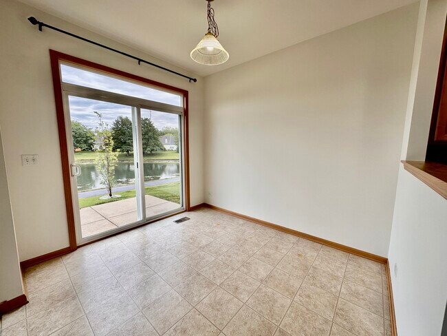 Building Photo - 1410 Reserve Ln