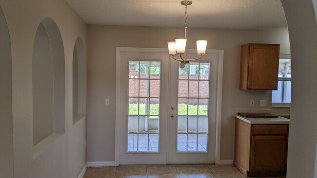 Building Photo - Spacious 4 Bed home w/ office in Wetherbee...