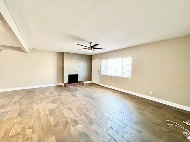 Building Photo - 4262 Highland Ave