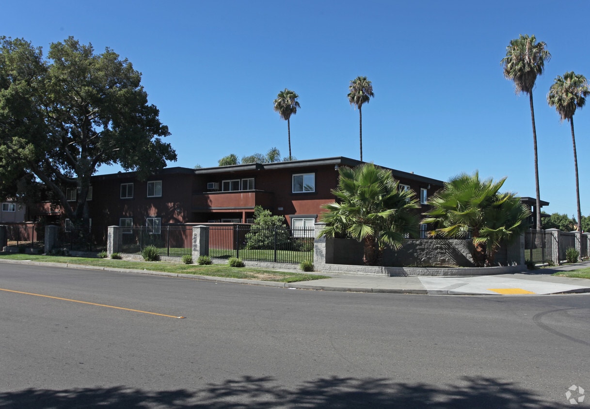 Wilshire Court Apartments in Stockton CA Apartments com Wilshire Court Apartments in Stockton CA Apartments com