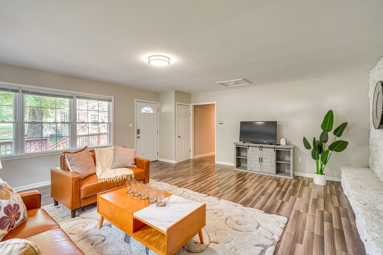 Foto del edificio - 185 Lawndale Ave