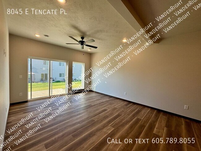 Foto del edificio - 8045 E Tencate Pl
