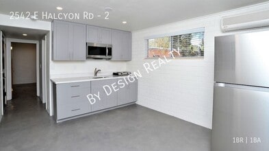 Building Photo - 2542 E Halcyon Rd