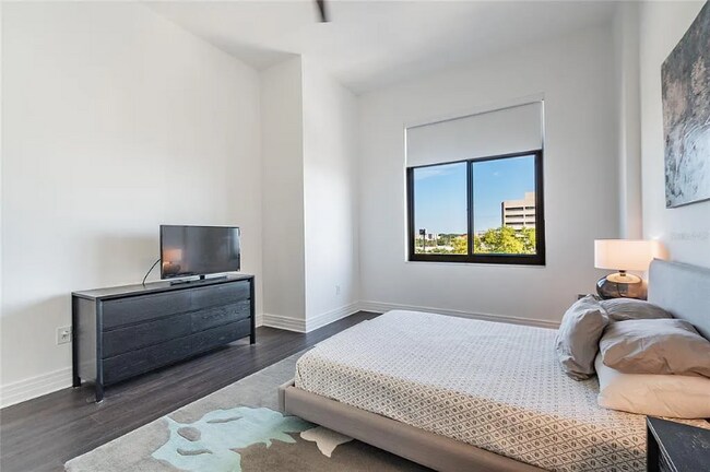 Foto del edificio - 1108 N Franklin St