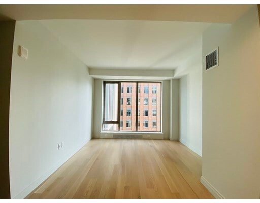 Building Photo - 135 Seaport Blvd