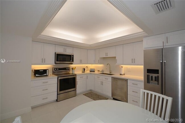 Building Photo - 5100 N Ocean Blvd