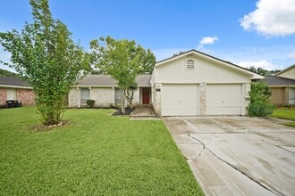 Building Photo - 411 Pickford Dr