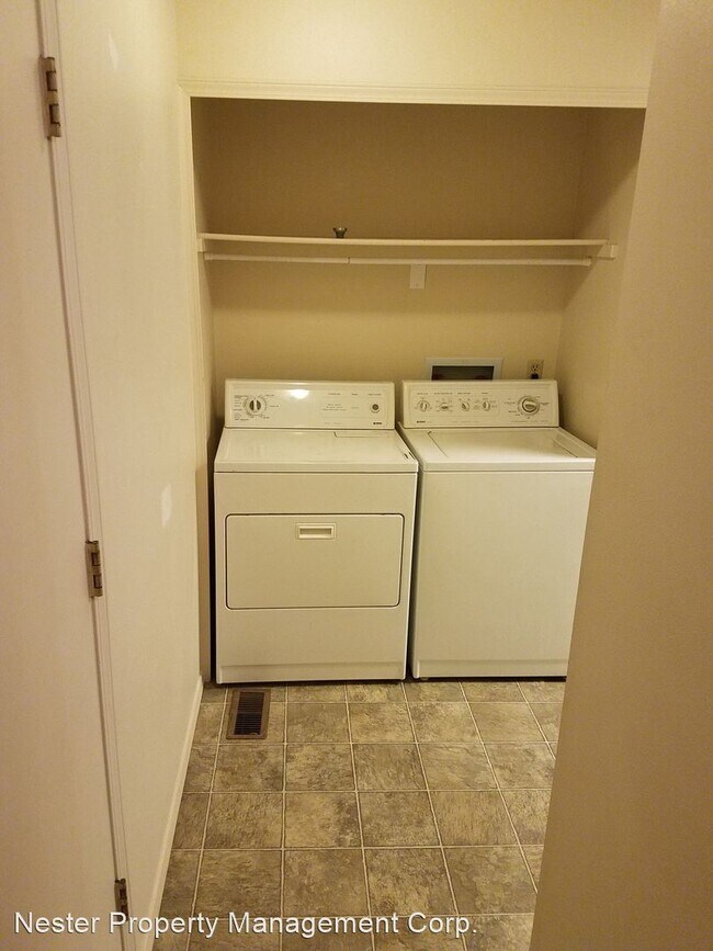 Building Photo - 2 br, 1 bath House - 932 Azure Cr.
