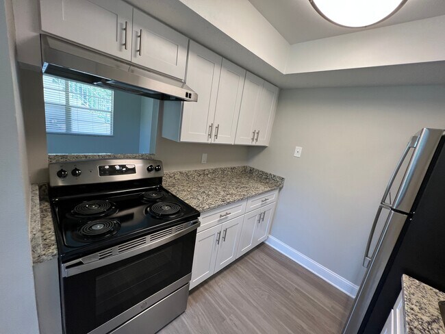 Foto del edificio - 1 Bed/1 Bath - Unit 3