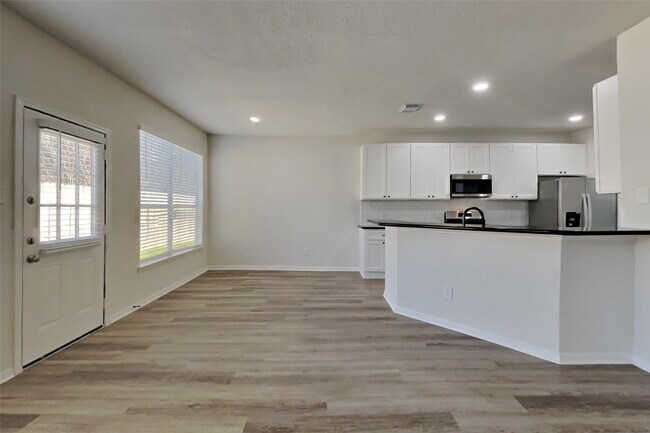 Foto del edificio - 2222 Princess Snow Cir