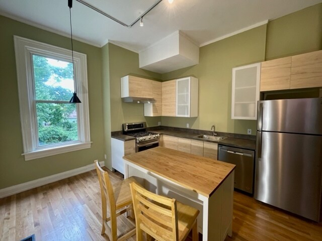 Kitchen-1 - 2618 Moorman Ave