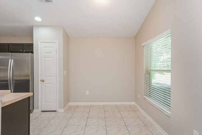 Foto del edificio - 5915 Sweet William Terrace