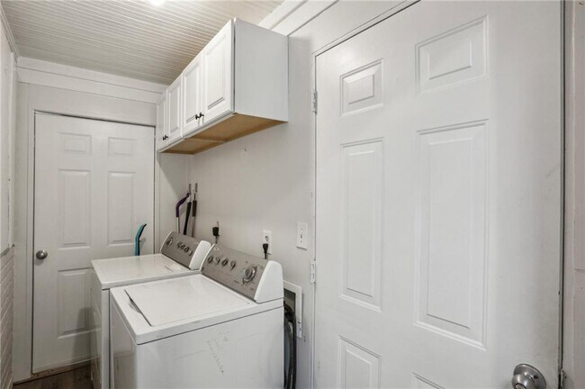 Foto del edificio - 730 Ponce De Leon Ct NE