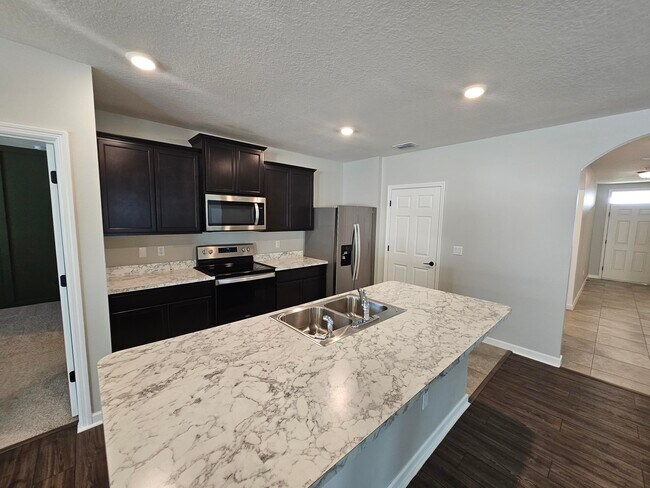 Building Photo - 480 Sorrento Dr