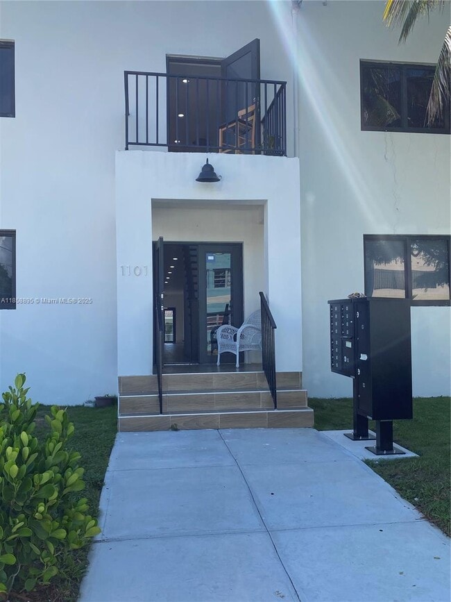 Building Photo - 1101 SW 12th Ct
