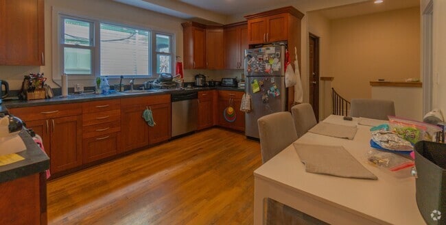 Building Photo - 364 Highland Ave