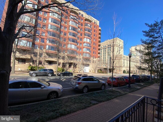 Foto del edificio - 2420 14th St N